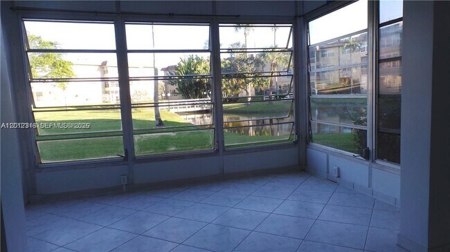Building Photo - 5041 W Oakland Park Blvd