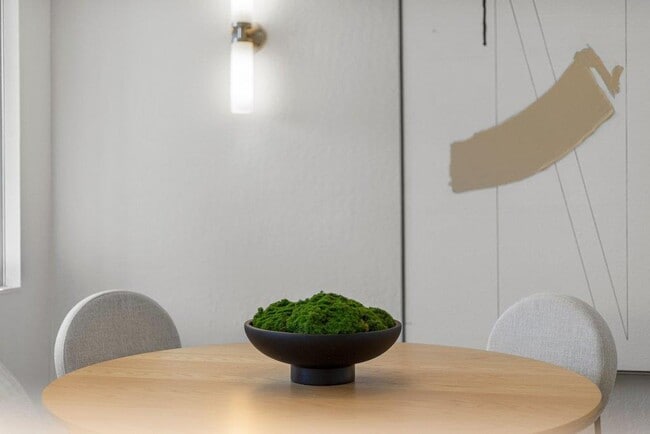 Building Photo - 729 Stendhal Ln