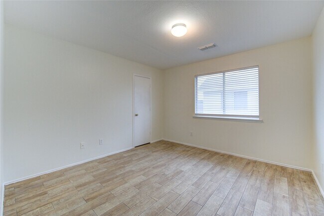 Building Photo - 9926 Myrtle Field Ln