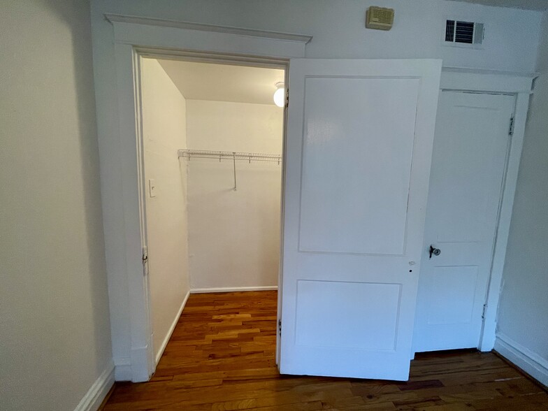 Building Photo - 4415 Pershing Ave.