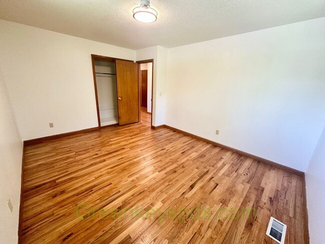 Building Photo - Mid-Century Classic House in Reedwood Neig...