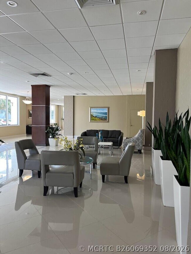 Building Photo - 4250 Galt Ocean Dr