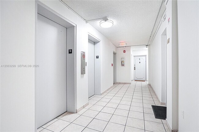 Building Photo - 245 18th St