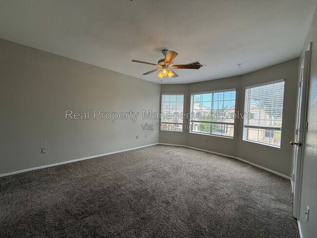 Building Photo - 3725 E Taro Ln