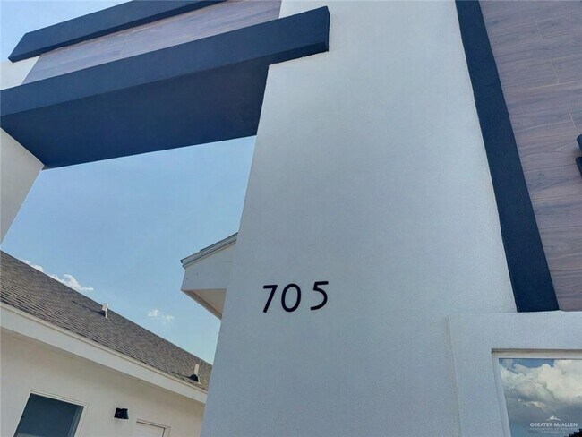 Building Photo - 34 N Emerald Ave