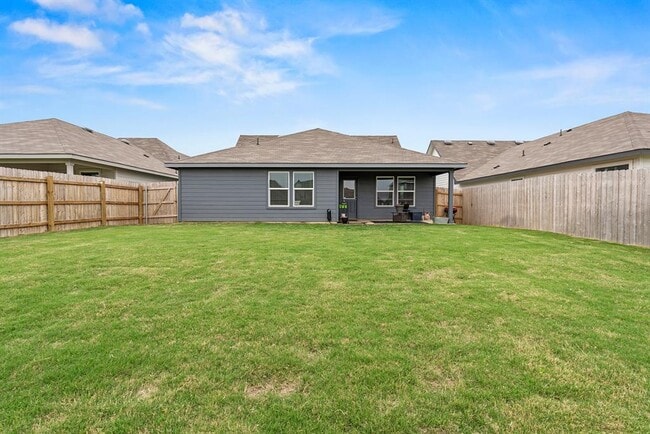 Building Photo - 405 Perry Pl