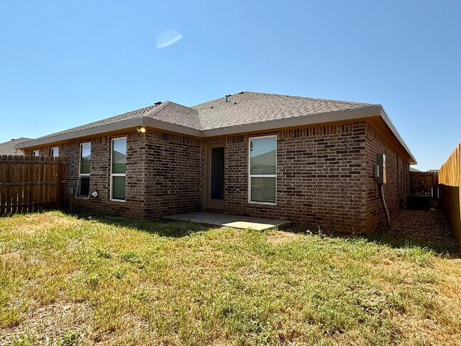 Building Photo - Spacious 3-Bedroom Duplex with Open Living Areas!