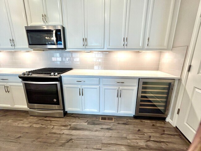 Building Photo - Better Than New! Stunning 4-year old Home with High-End Finishes