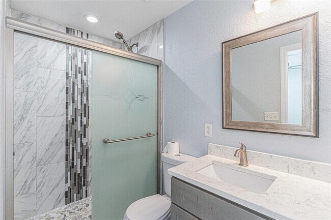 Building Photo - 3602 E 33rd Ave