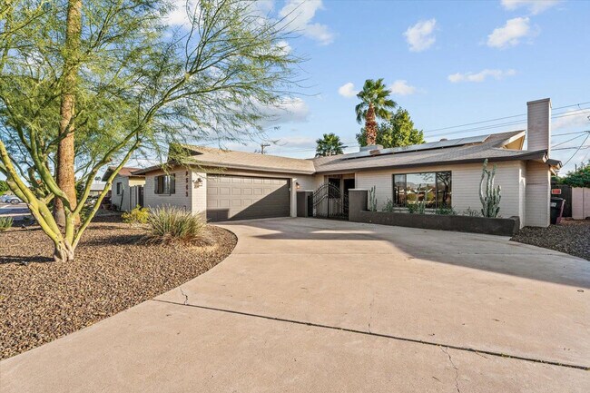Building Photo - 8543 E Jackrabbit Rd