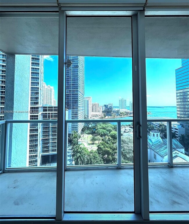 Building Photo - 500 Brickell Ave