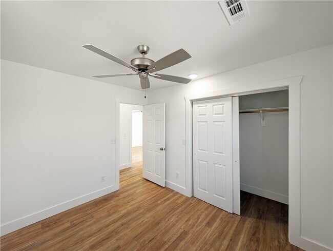 Building Photo - 1206 Nedra Dr