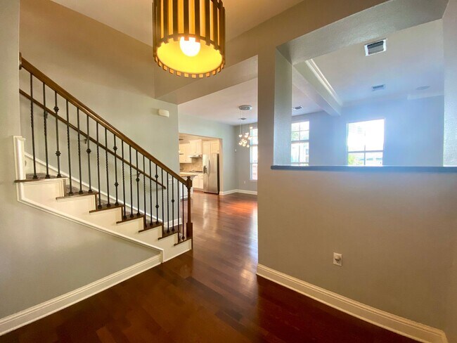 Building Photo - Large Home in Mueller!  Available for October!