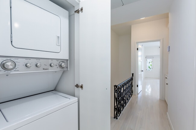 washer and dryer in unit - 8495 Fountain Ave