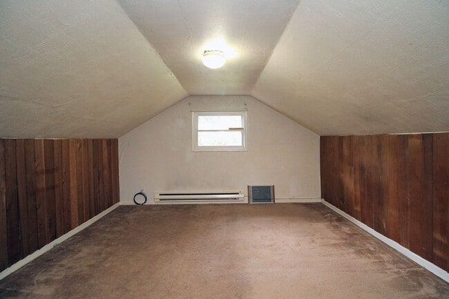 Building Photo - 19282 S Beavercreek Rd