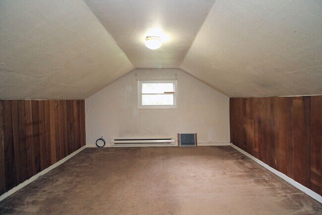 Building Photo - 3 Bed/1 Bath Craftsman Home – Oregon City