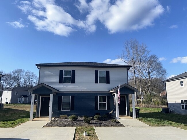 Primary Photo - 2 Bedroom 1.5 Bathroom