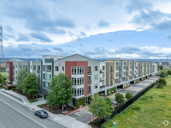 Building Photo - Tidelands