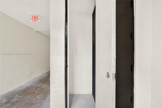 Building Photo - 3620 SW 114th Ave