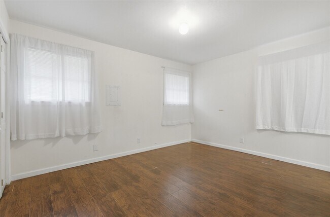 Building Photo - 5206 Carew St