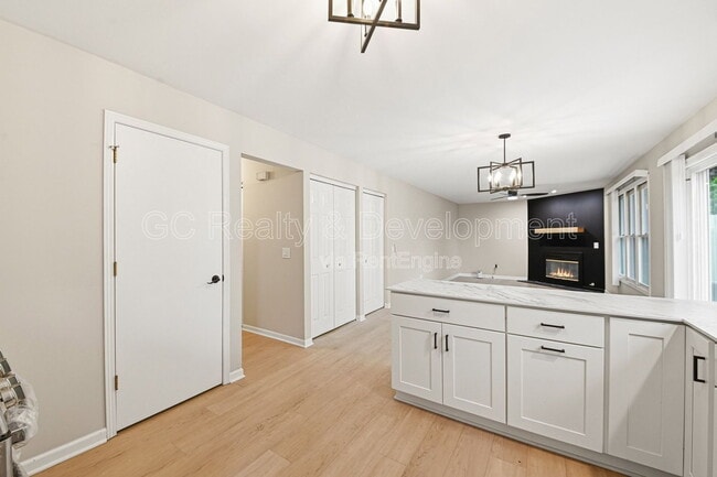 Building Photo - 1244 Pine Grove Ave