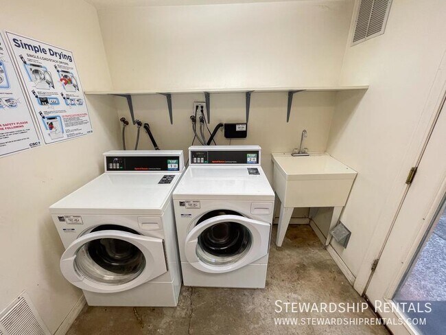 Building Photo - 1831 Kincaid St