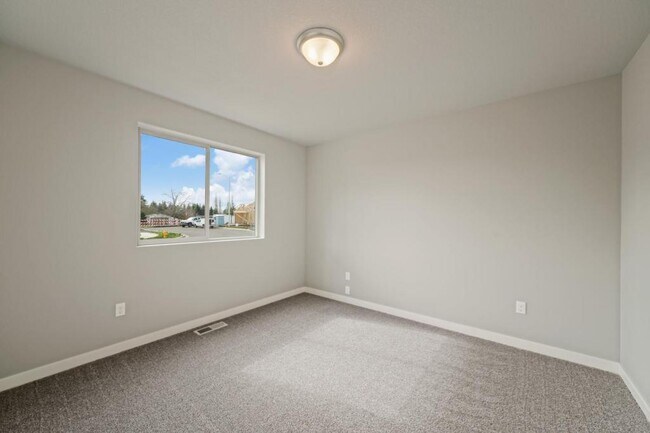 Building Photo - 4293 Ash Grove Dr NE