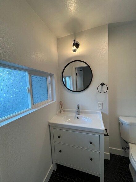 Building Photo - 3232 Verdugo Rd