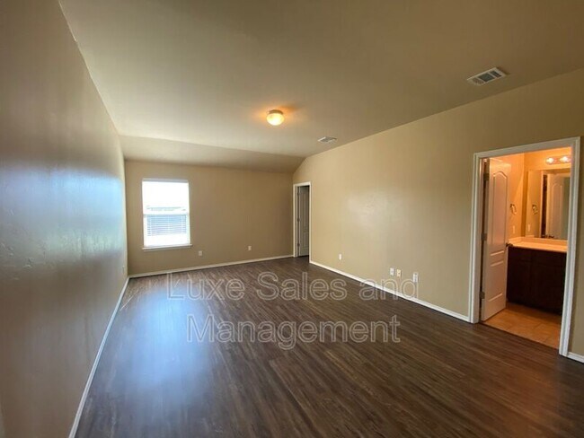 Building Photo - 2912 Thompson Farm Ln
