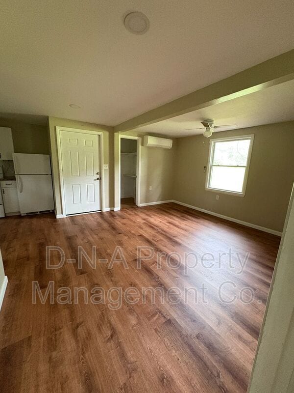 Building Photo - 307 Cabin Ln