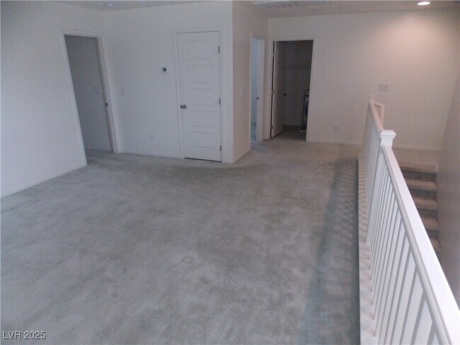 Building Photo - 160 Lilt Ave