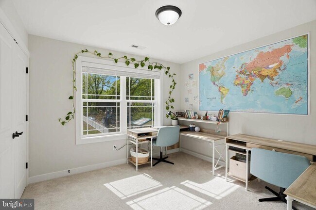 Building Photo - 722 Whitneys Landing Dr