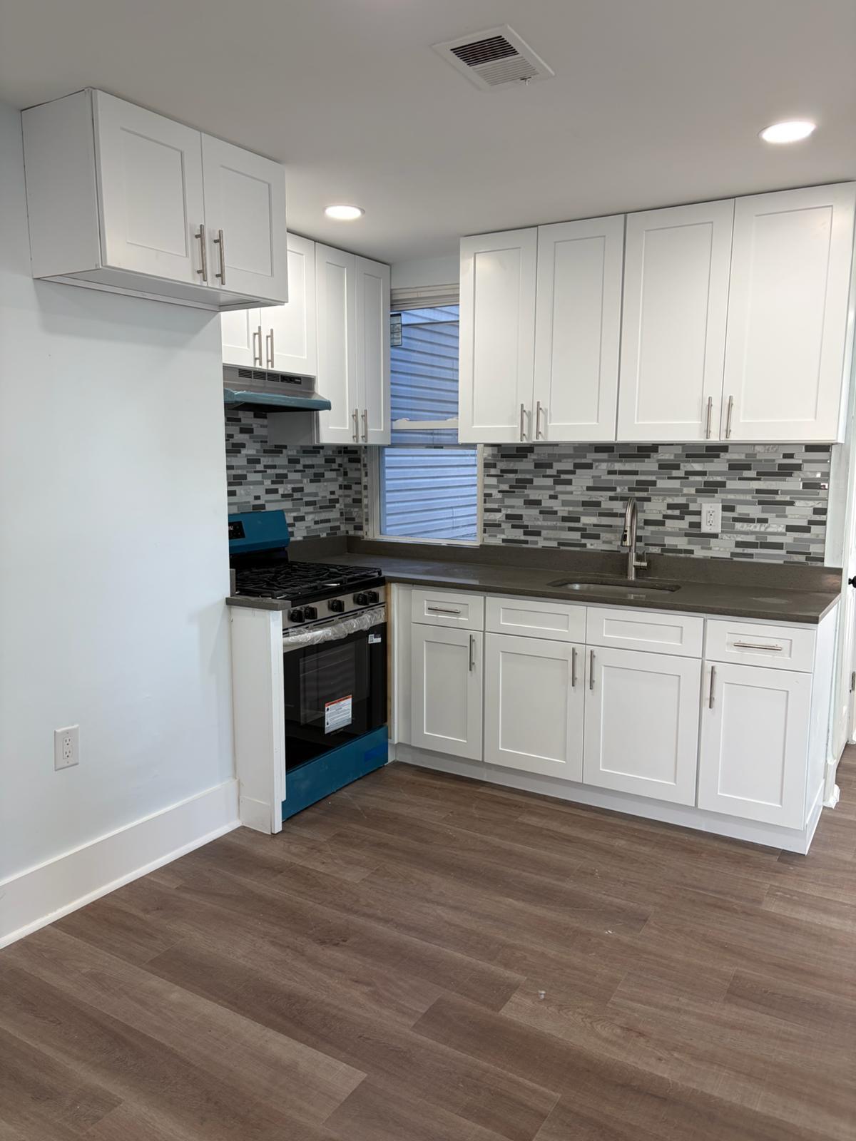 Building Photo - 329 Elizabeth Ave