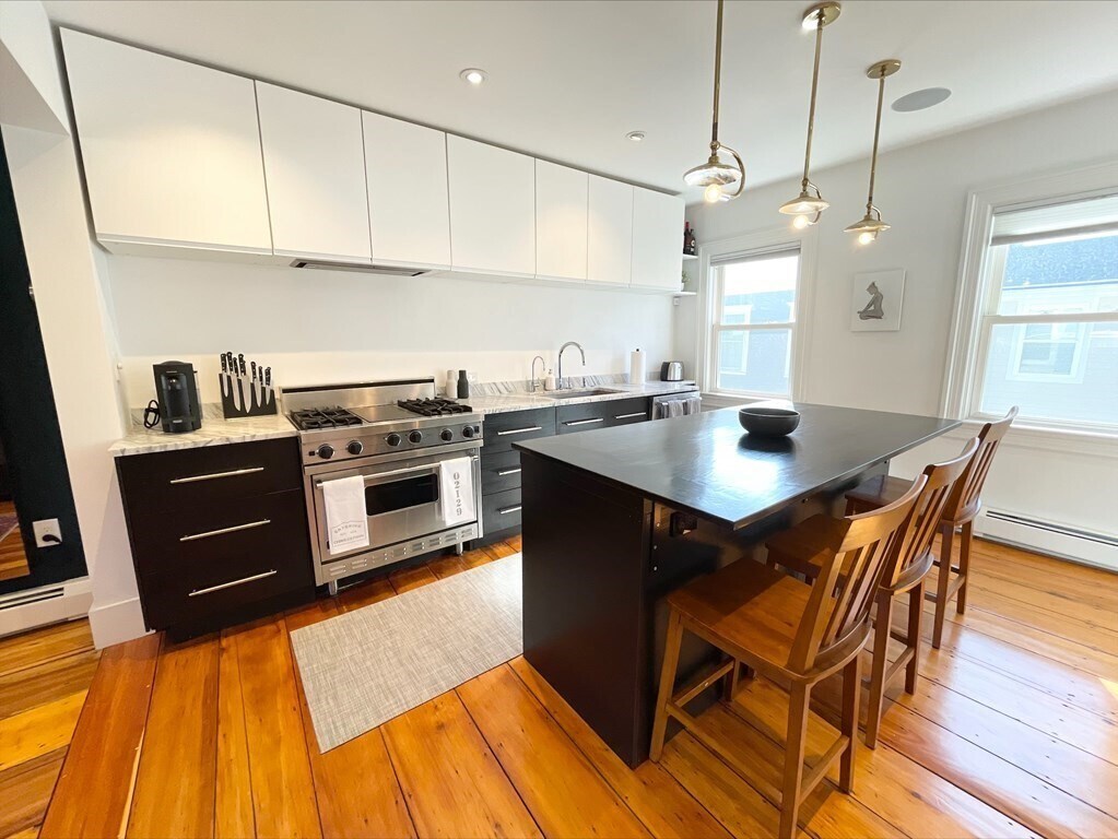 Building Photo - 5 Hancock St