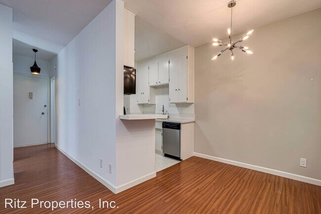 Building Photo - 1426 N Vista St