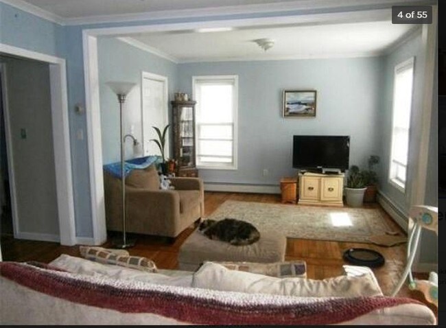 Building Photo - 119 River St