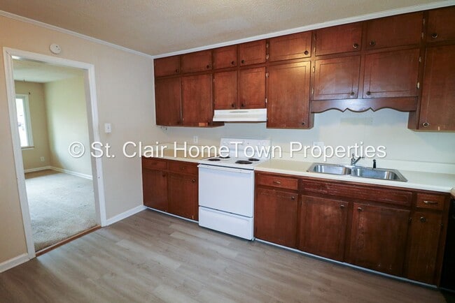 Building Photo - Cute Duplex Close to Pell City