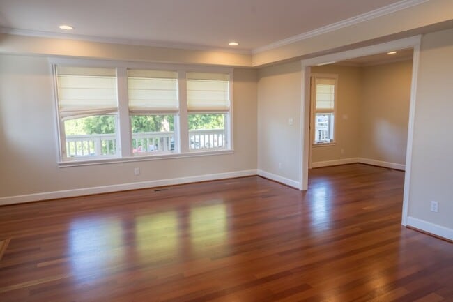 Building Photo - 4Bd/3.5Ba Seattle House