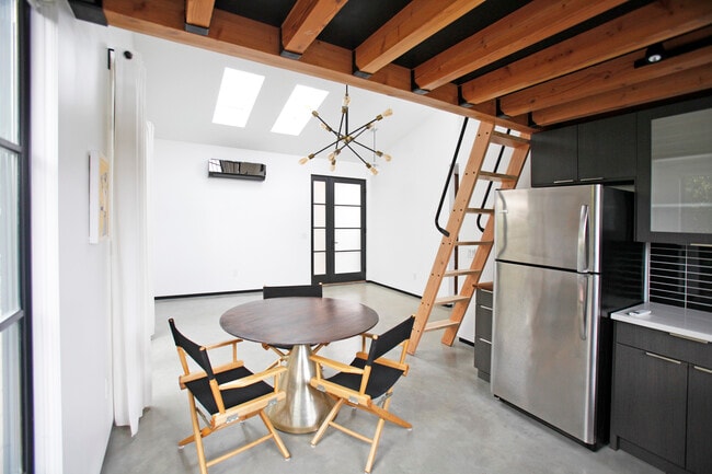 Building Photo - 6345 Babcock Ave