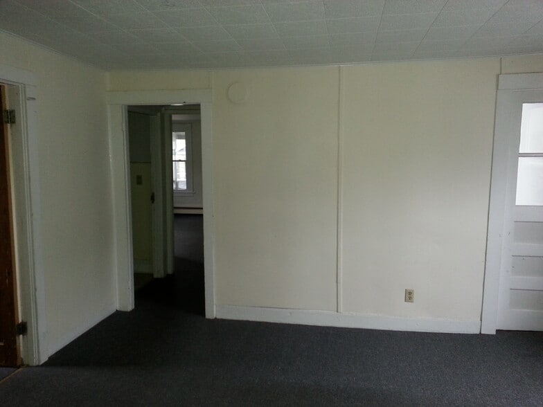 Building Photo - 188 Pine St