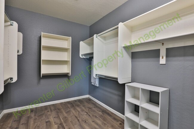 Building Photo - Spacious 4-Bedroom Home with Pool in Gilbe...