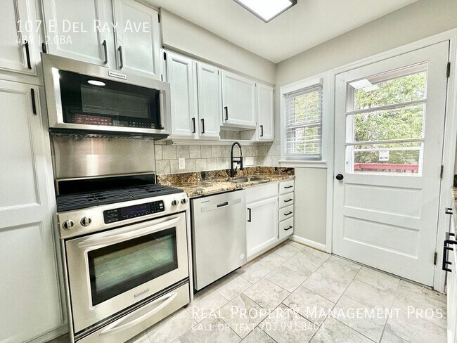 Building Photo - 107 E Del Ray Ave
