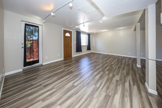 Building Photo - 3221 S Grady Ave