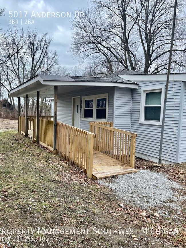 Primary Photo - 5017 Anderson Dr