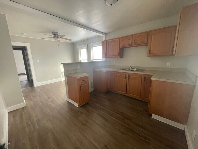 Building Photo - 800 E 157th St