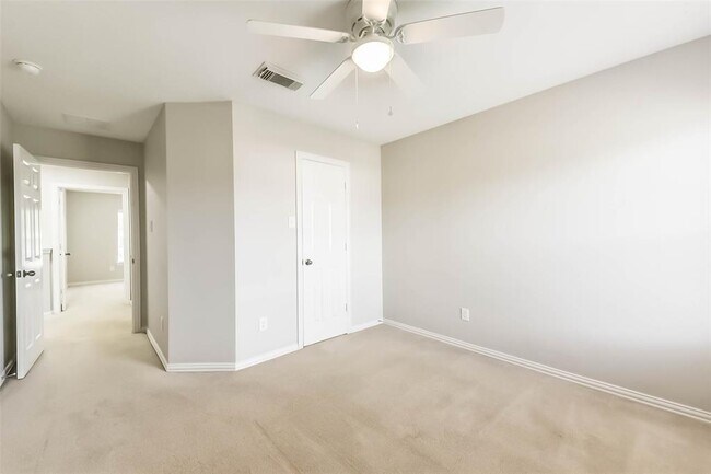 Building Photo - 2812 Chinaberry Park Ln
