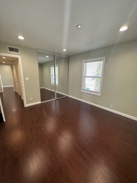 Building Photo - 926 N Verdugo Rd