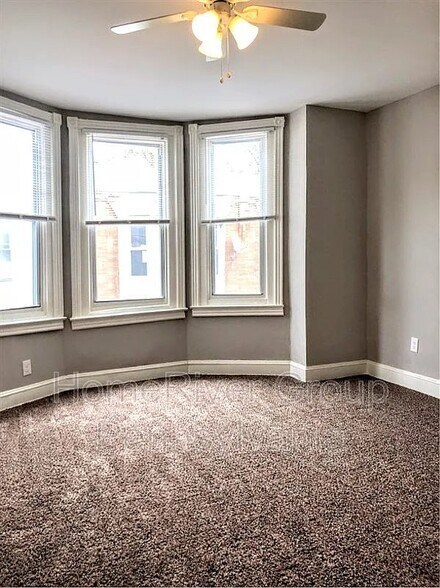 Building Photo - 544 N Wanamaker St