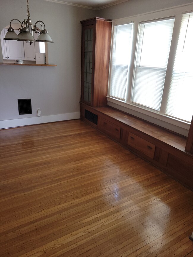 Dining room w some built in cabinets - 469 Maplewood Ave