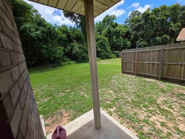 Building Photo - 916 Rentz Ave